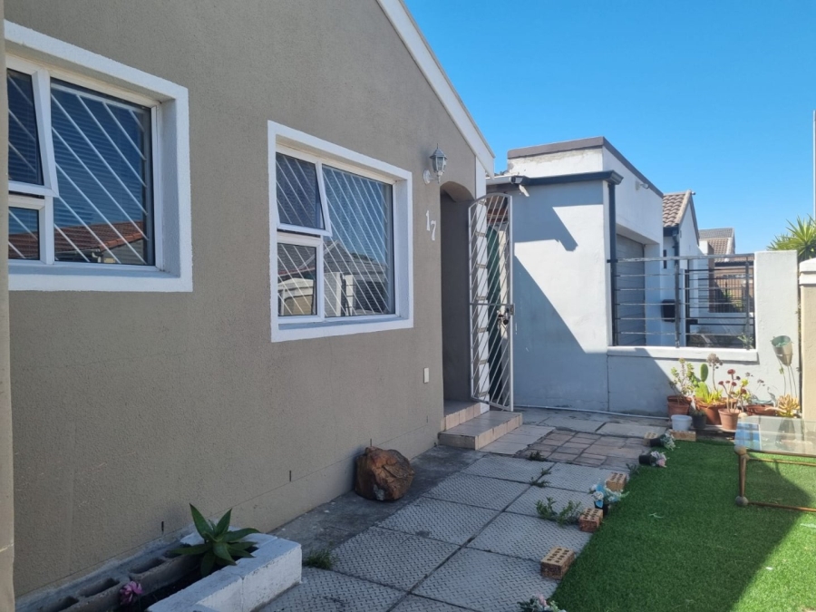 To Let 3 Bedroom Property for Rent in Belhar Western Cape